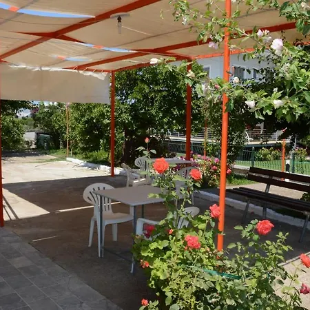 Apartman Theodore Zaháro